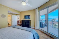 Bellissima at Belle Harbor • Coastal Elegance Steps from the Sand - Jacuzzi