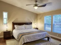 Clean & Cozy 2br/2ba, Remodeled w/ Hot Tub, Close To Beach & Town: See Reviews 東松德住宿飯店
