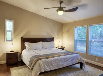 Clean & Cozy 2br/2ba, Remodeled w/ Hot Tub, Close To Beach & Town: See Reviews Hotels near Sucia Island Marine State Park