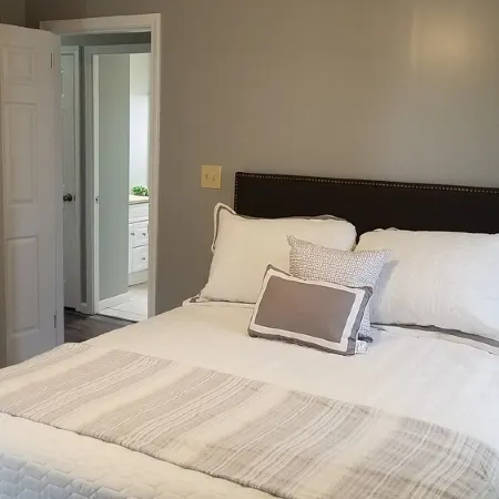Cozy 3 Bedroom Ranch No steps