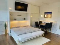 Apartment 62 in the house windward and leeward in a prime location