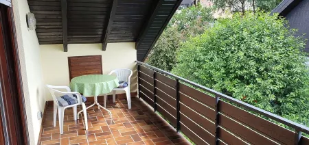 Gepflegte Dachgeschosswohnung im 2-familienhaus in Ruhiger Wohnlage