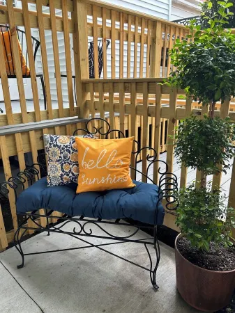 Ideal Location Downtown-Groups&Families! Living Rooms on 3 Levels-Ada Accessible