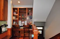 Bear Cub's Den – Relax in Luxury in The Sanctuary on Snowshoe's South Mountain Hotels in Edray