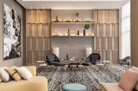 Luxury Condo, Stunning Ocean views, Free Parking!