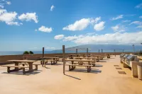 The Maui Moon Oceanfront Condo- Perfect for couples!