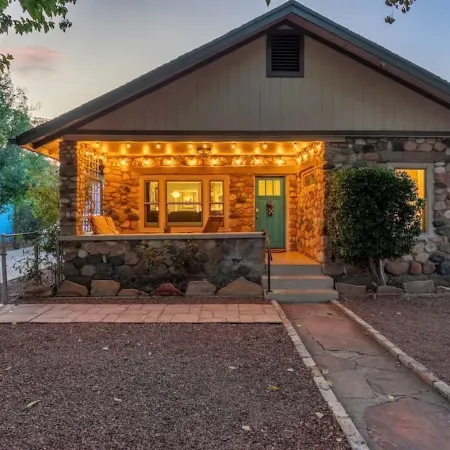 Historic Stone Cottage near Sedona/Jerome
