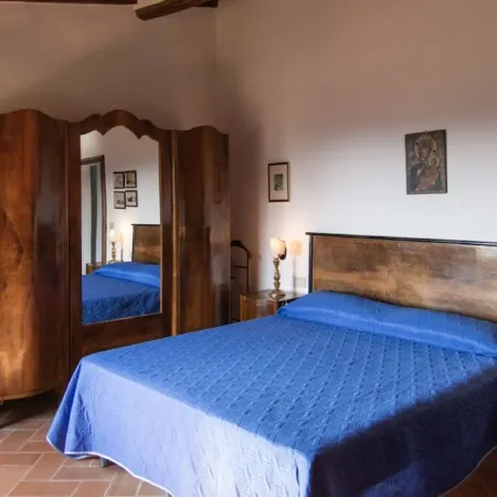 Farmhouse in the greenery of the Tuscany countryside with private pool and view