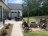 SOUTHERN LIVING! Newly renovated! Private with Mountain views-sleeps 16