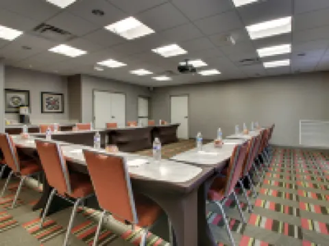 ハンプトン  イン & スイーツ シュリーブポート / サウス シュリーブポートのホテル