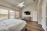 New, beautiful 5 BR, 10 beds, near AT&T Stad,Joe Pool, Sixflag, and pet friendly Отели рядом с достопримечательностью «Парк Эпик Сентрал»