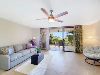 Beautiful condo in quiet area close to restaurants, shopping and golfing.