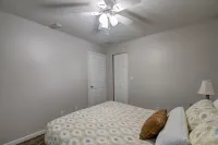 NewVrbo Cozy Ranch Near Casino,Indiana Dunes,Hospitals,Refinery,Firepit,big yard