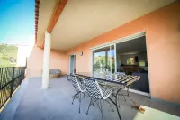2 bedroom apartment 200 meters from the WIFI beach, balconies, terraces,