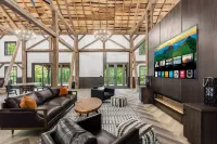 Luxury Barn Retreat near Mohican River