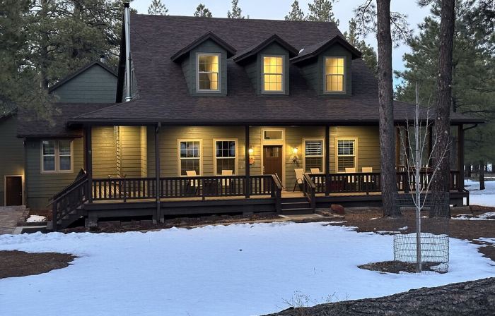 Luxury vacation home on 5 acres, 6BR, 4 BA