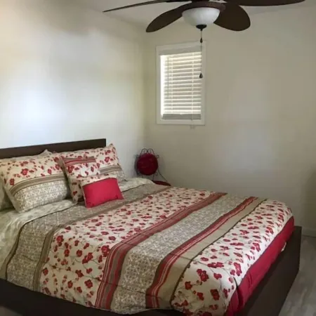 3 Bedroom House on Private Scenic Lake Mable