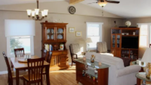 * On the Wine Trail * Near Giant City & Shawnee Forest! * Wi-Fi *