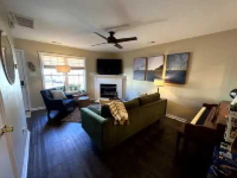 Tranquil Mid-Century on Meadow:  Joyfully and passionately created to enjoy.