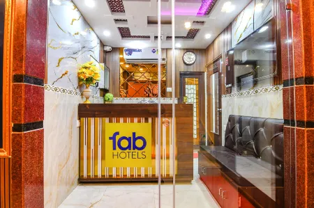 FabHotel MN International - Nr Park Circus Отели рядом с достопримечательностью «Nakhoda Mosque»