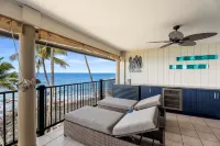 New! Top Floor! Spacious Oceanfront Condo with Amazing Lanai and A/C!