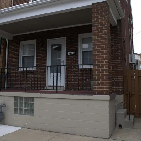 Charming 3-Bedroom House with Wi-Fi and AC Near Downtown Pittsburgh