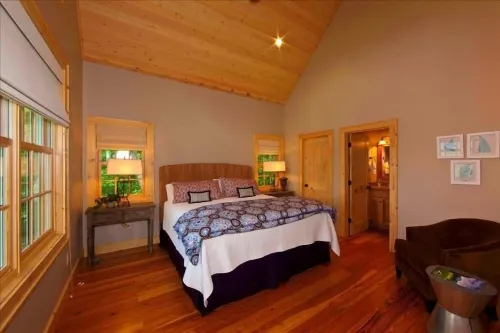 Upscale Cottage with Ultra Privacy and Spectacular View