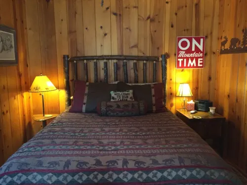 Charming Cabin In The Pines