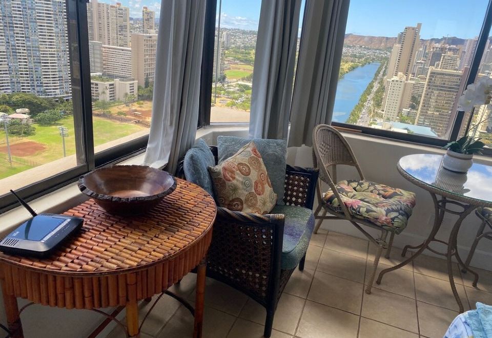 1. Waikiki ..