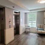 1BR Condo - Pool, free beach tram, large balcony, full kitchen, washer/dryer