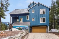 Ski-in Ski-out Sasquatch Retreat @ Snoqualmie Pass Hotels in Snoqualmie Pass