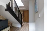 CROSS HOUSE APARTMENT Dog Friendly Barn Conversion in the Heart of Warkworth