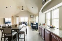 Beautiful 5BD/3BA Near BLD/Waterpark/AT&T Stadium Hotels in Mansfield