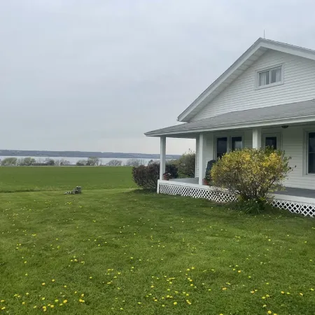 Newly Renovated Farmhouse Finger Lakes