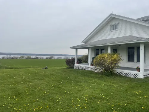 Newly Renovated Farmhouse Finger Lakes