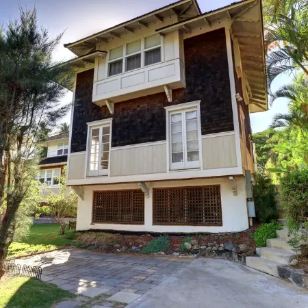 Exclusive Beachfront Cottage, Private, Ocean Views, AC, WiFi, Whale Watching!