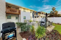 Sunflower Unit #3. 2-bedroom apartment in peaceful Corpus Christi.