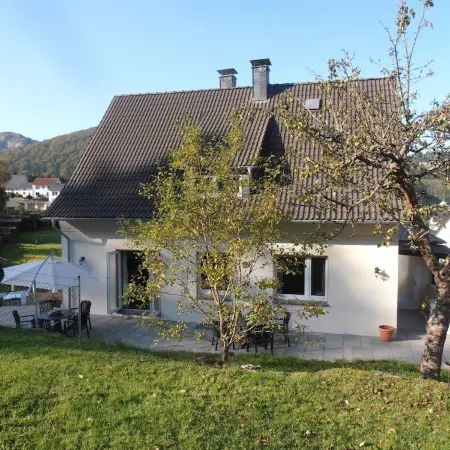 14 Persons Feriënhaus with bar, sauna and Poolbiljart. Отели в г. Брилон