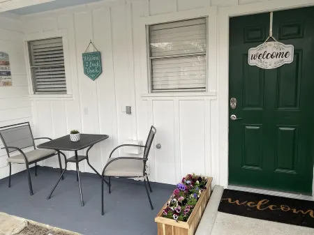 Comfortable home in the heart of Conroe, Texas and minutes away from Lake Conroe Отели в г. Конро