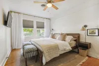 The Sunday Cottage in Old Town, Bay St. Louis.  Priceless Location! Walkable!