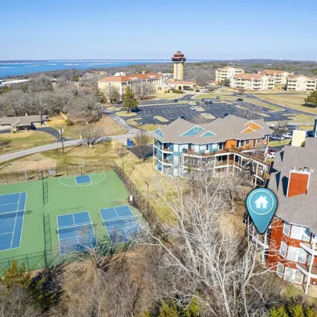 STEPS TO LAKE TEXOMA & TANGLEWOOD RESORT - MEMBERSHIP ACCESS INCLUDED