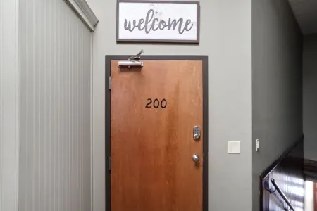 The Fox Loft 200 Отели в г. Топика