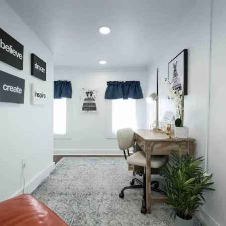 Industrial St. Loft on the square