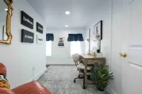 Industrial St. Loft on the square