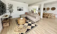 POOL- Sleeps 8- Mins to Calle 8 - SoBe - Brickell