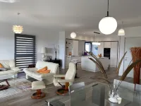 VERY LARGE NEW APARTMENT 300 m from the beach SUPERB SEA VIEW 6/8 PP Hotels in Propriano