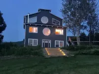 Modern Copake Falls Getaway Các khách sạn ở Copake