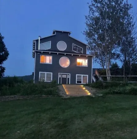 Modern Copake Falls Getaway Отели в г. Копейк