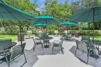 Luxury Lakeview Condo - Golf - Screened Lanai - Resort Pool - Hot Tub - Gym