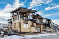 Orion by Avantstay Luxury 5bdr Ski Home w/ Views Minutes to Deer Valley Lift
